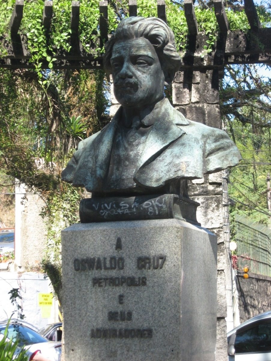 Oswaldo Cruz's bust (10).JPG